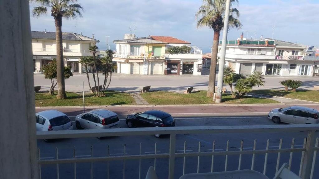 Monolocale Lungomare Viareggio Apartment Exterior photo
